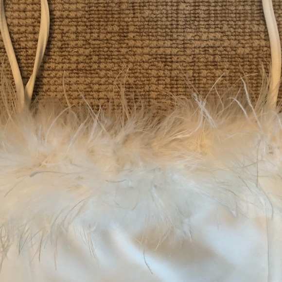 White party dress with faux feathers - Picture 3 of 5